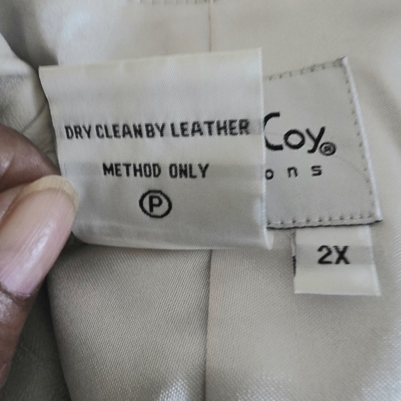Women's Creme Tailored Leather Blazer Size 2X - Picture 8 of 14